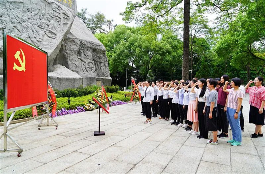 献礼建党百年丨电竞购买平台党建经验入选《南方工报》“寻百家非公电竞购买平台党工发展路”专题报道！